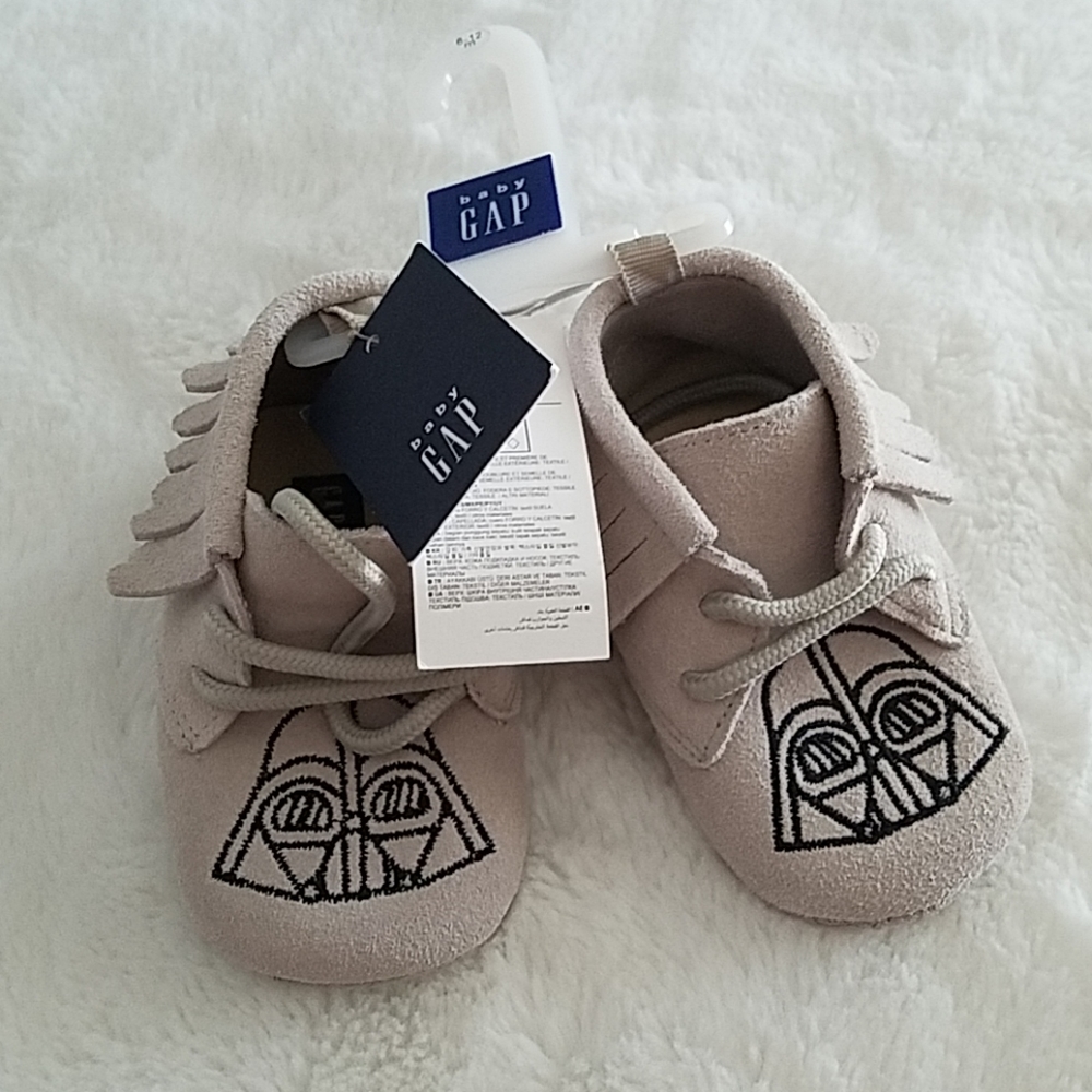 Baby Gap Star Wars Darth Vader macarons
